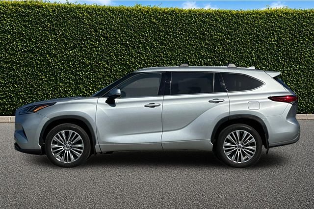 Used 2023 Silver Toyota Platinum image 7