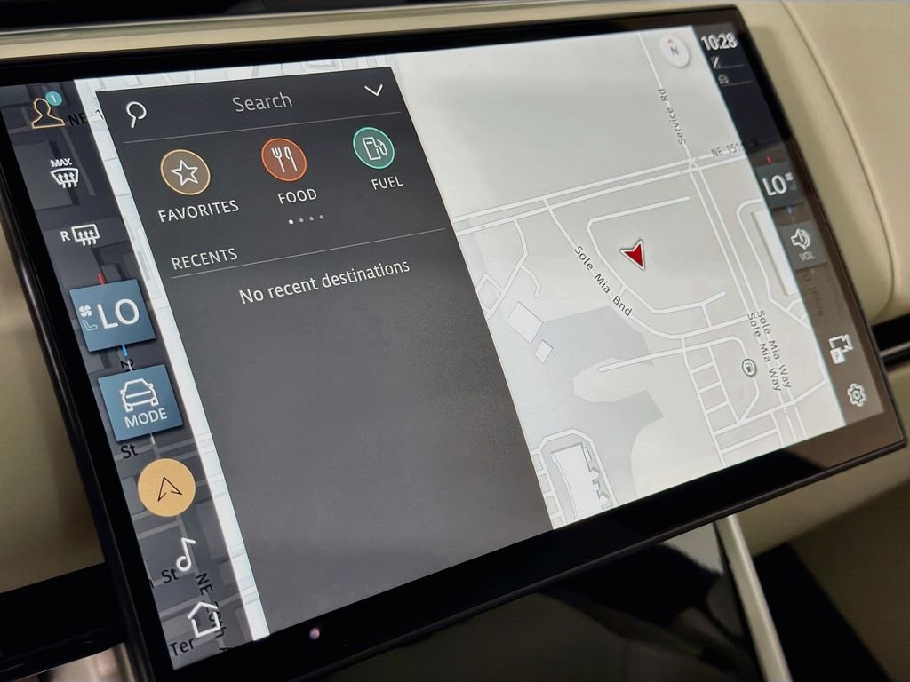 New 2026 Fuji White Land Rover SE image 13