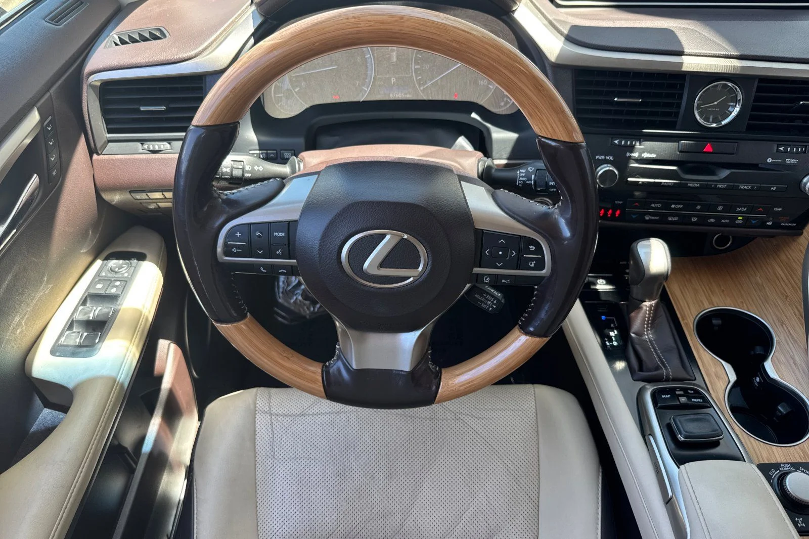 Used 2017 White Pearl Lexus 350 image 18