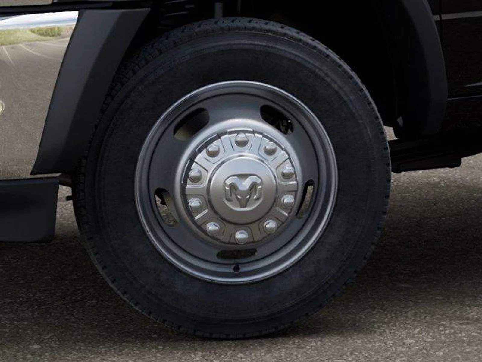 New 2026 Diamond Black Crystal Pearl-Coat Exterior Paint RAM Tradesman 4x4 Reg Cab 84" CA 168.5" WB image 8