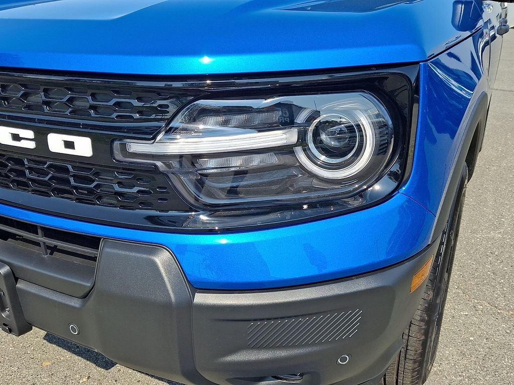 New 2026 Velocity Blue Metallic Ford Outer Banks® image 9