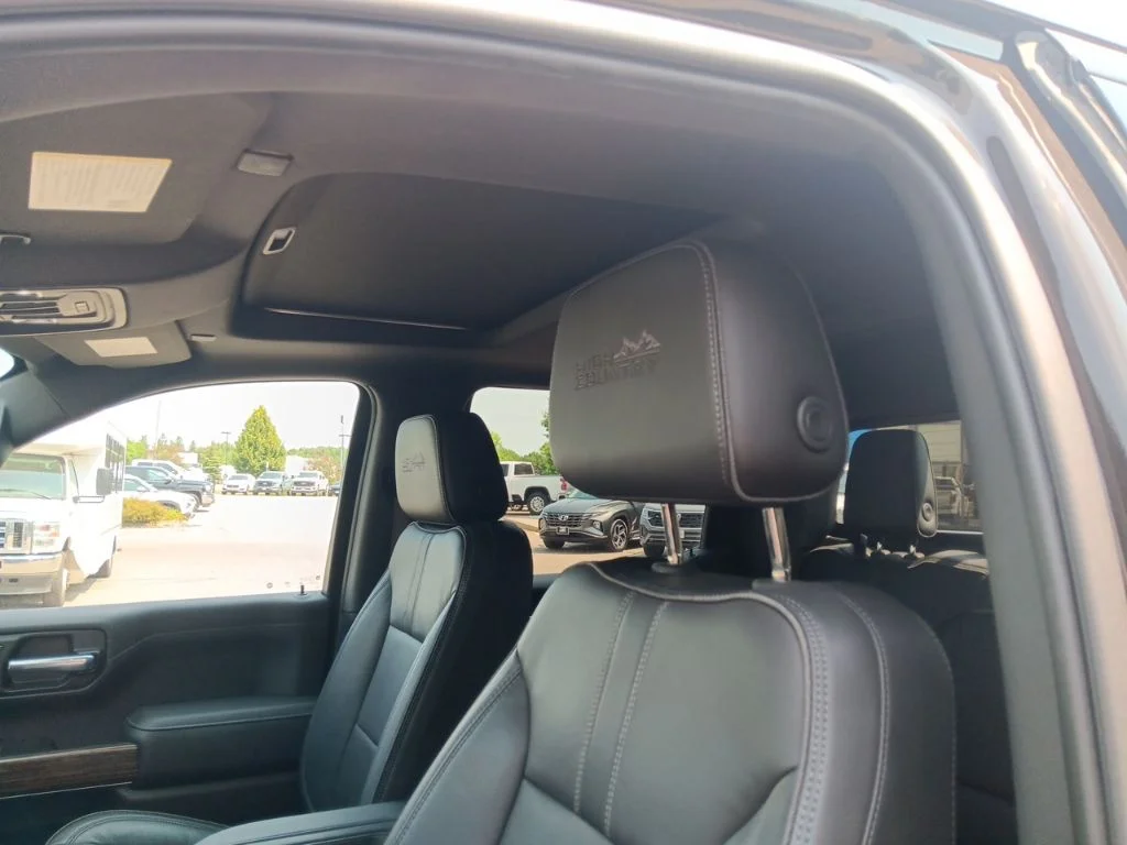 Used 2019 Havana Brown Metallic Chevrolet High Country image 29