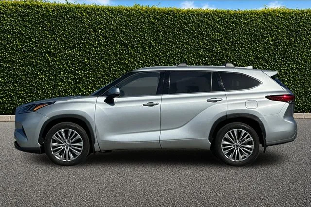 Used 2023 Silver Toyota Platinum image 7
