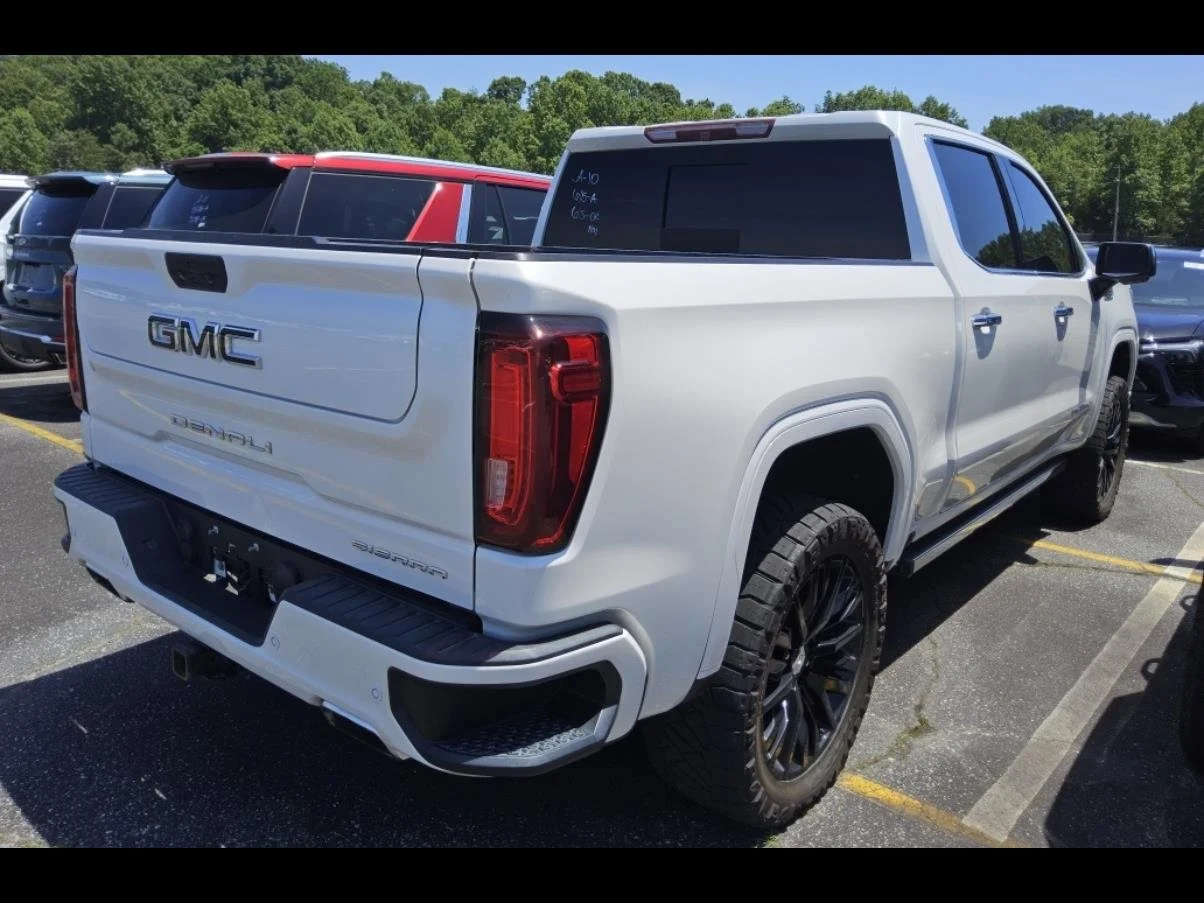 Used 2019 WHITE FROST TRICOAT GMC Denali image 10