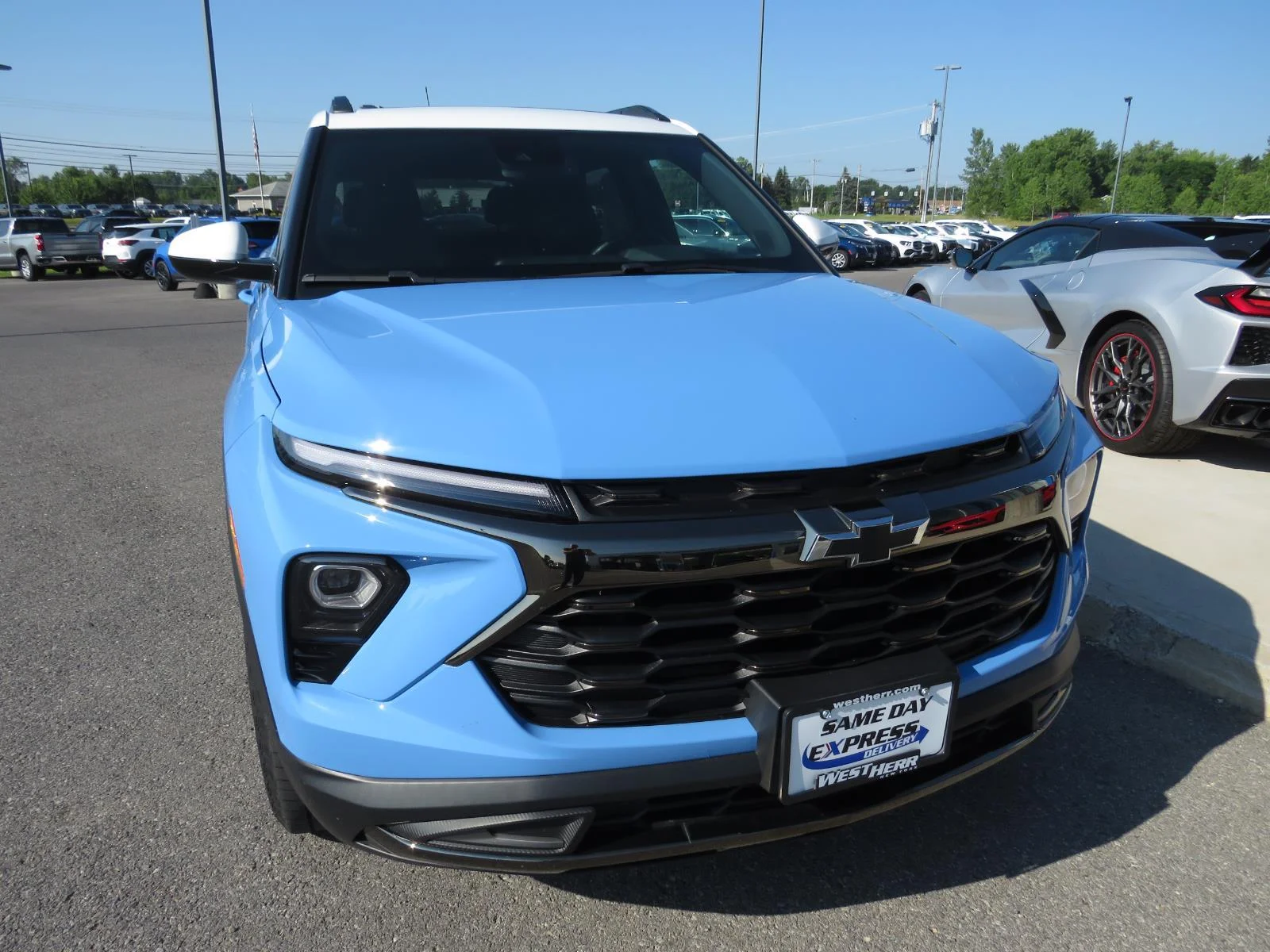 Used 2024 Fountain Blue Chevrolet ACTIV image 4