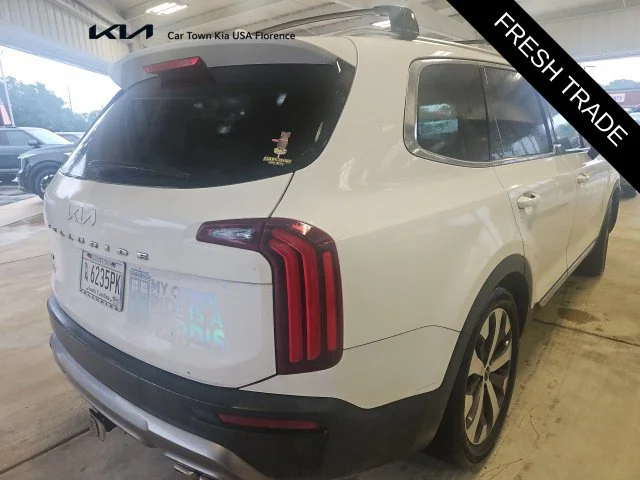 Used 2022 White Kia EX image 2