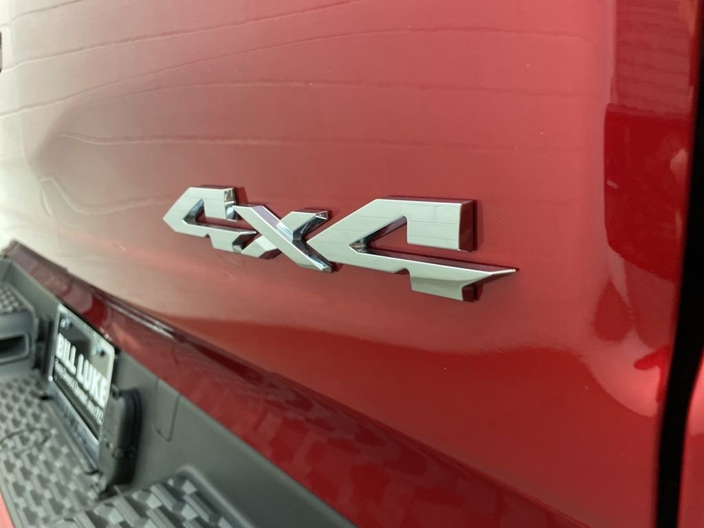 New 2026 Molten Red Pearl-Coat Exterior Paint RAM Tungsten image 6
