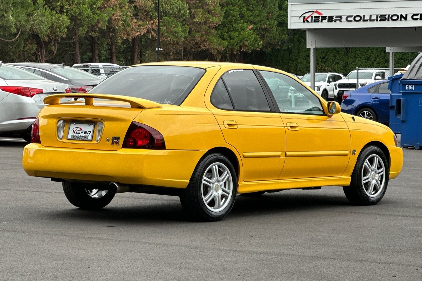 Used 2006 Yellow Nissan SE-R image 4
