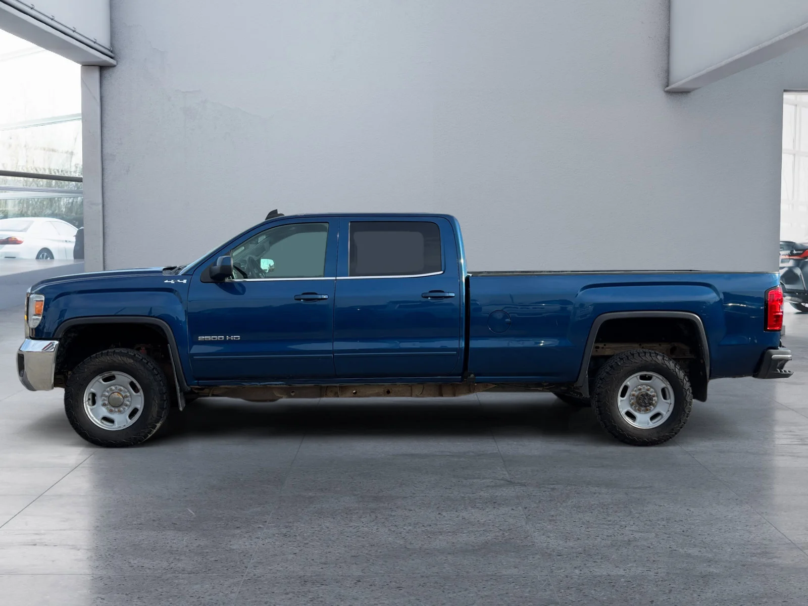 Used 2017 Blue GMC SLE image 2