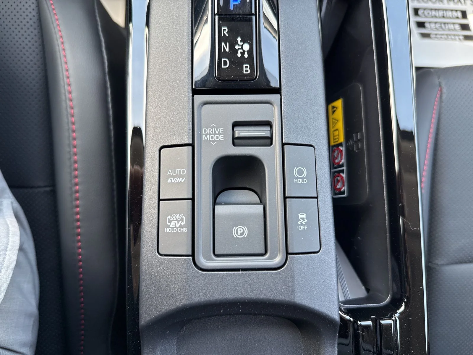 2025 Toyota Prius XSE Premium - Photo 24
