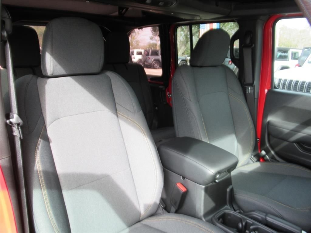 New 2026 Firecracker Red Clear-Coat Exterior Paint Jeep Sport S image 8