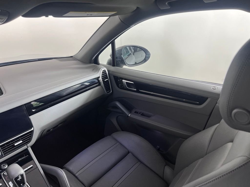 Certified Used 2023  Porsche  image 21