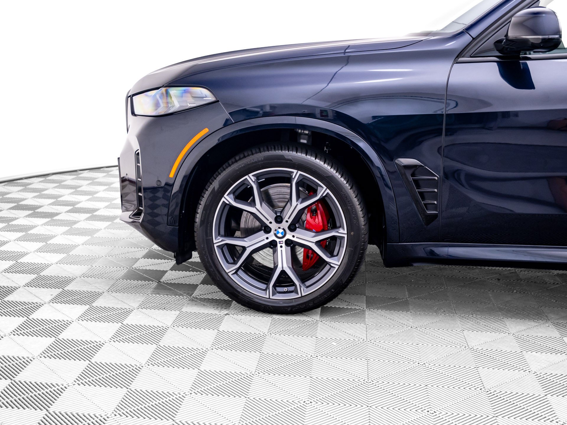 Certified Used 2026 Carbon Black Metallic BMW xDrive40i image 35