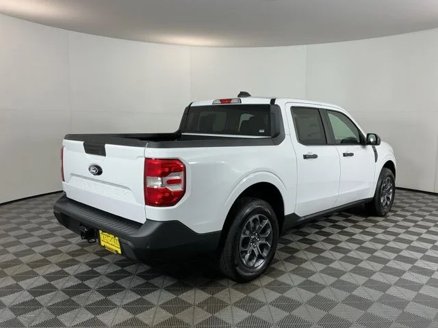 New 2026 Oxford White Ford XLT image 5