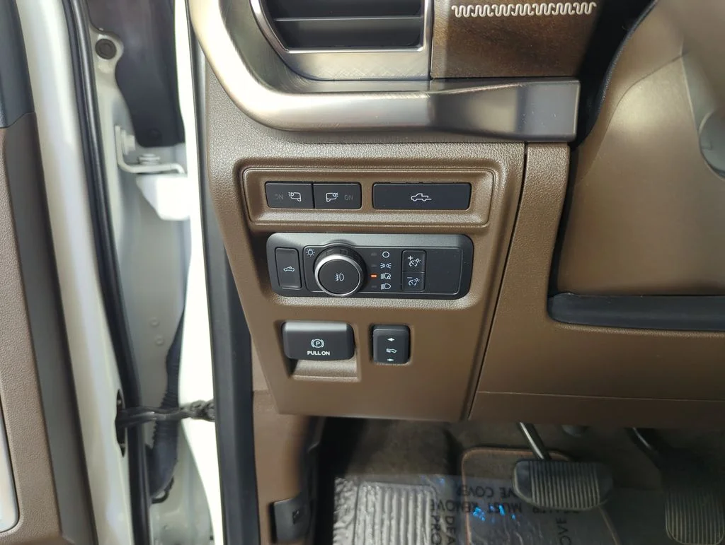 Used 2022 White Ford King Ranch image 19
