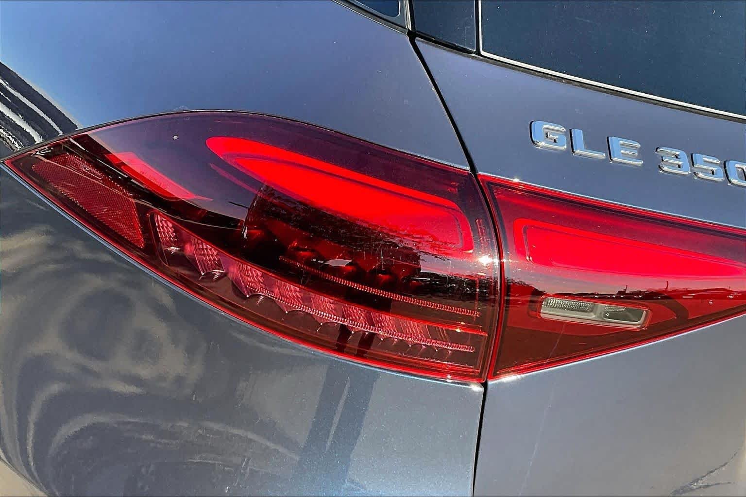 Used 2025 Twilight Blue Metallic Mercedes-Benz GLE 350 image 29