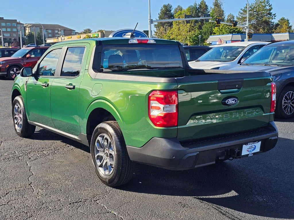 New 2025 Eruption Green Ford XLT image 5