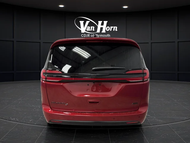 New 2026 Red Hot Pearl-Coat Exterior Paint Chrysler Select image 13