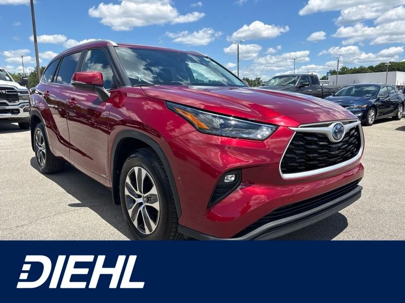 Used 2023 Red Toyota XLE image 1
