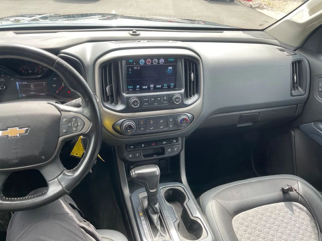 Used 2017 Gray Chevrolet Z71 image 33