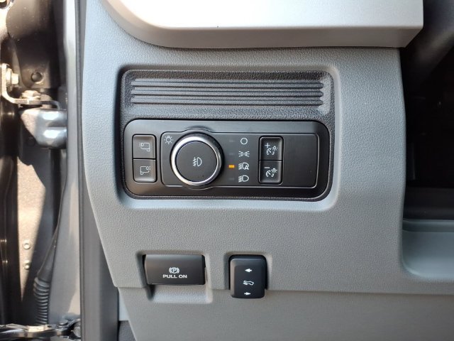 Certified Used 2025 Gray Metallic Ford XLT image 20