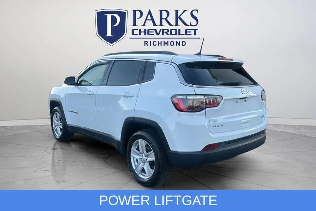 Used 2022 Bright White Clea Jeep Latitude image 6