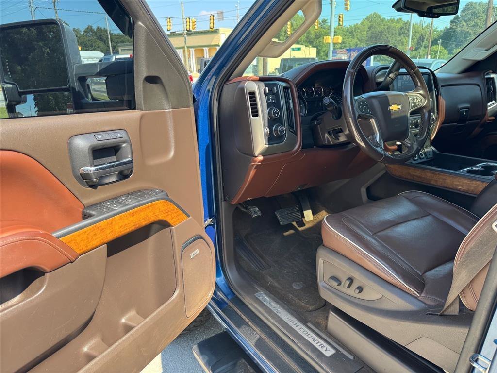 Used 2015 DEEP OCEAN BLUE METALLIC Chevrolet High Country image 13