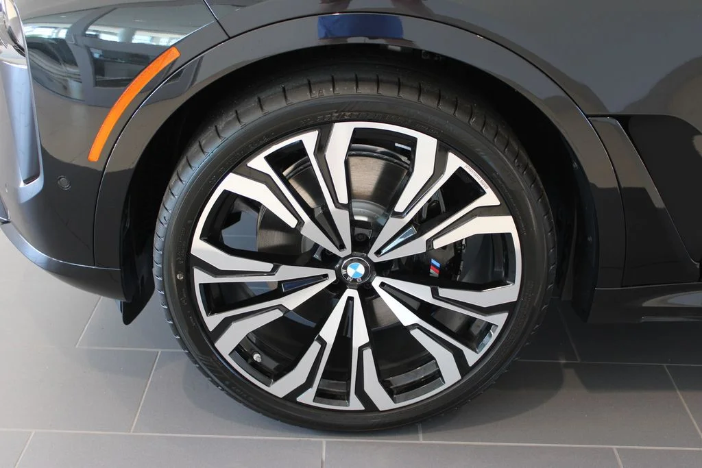 New 2027 Black Sapphire Metallic BMW M60i image 27