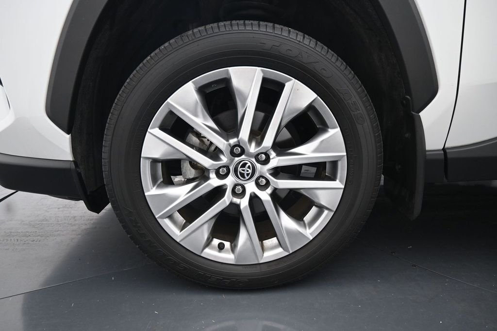 Used 2024 Beige Toyota XLE Premium image 14