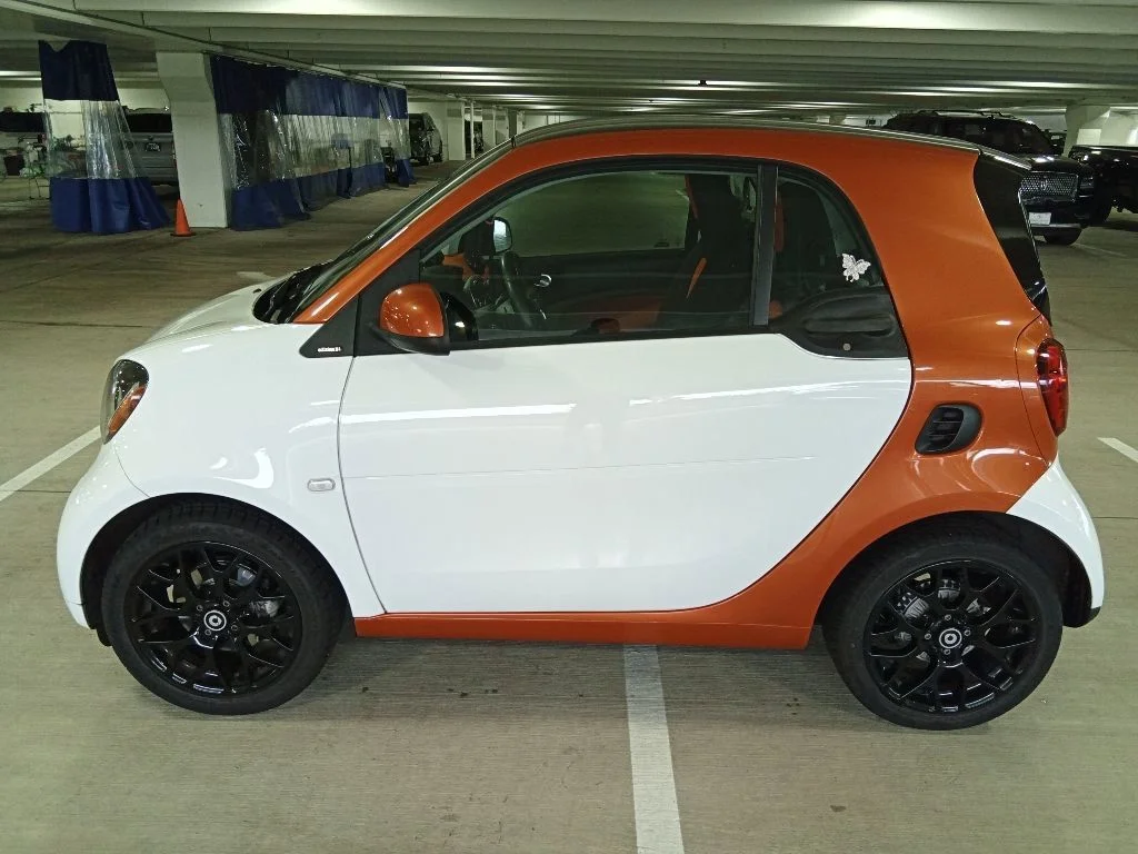 Used 2016 White smart Passion image 7
