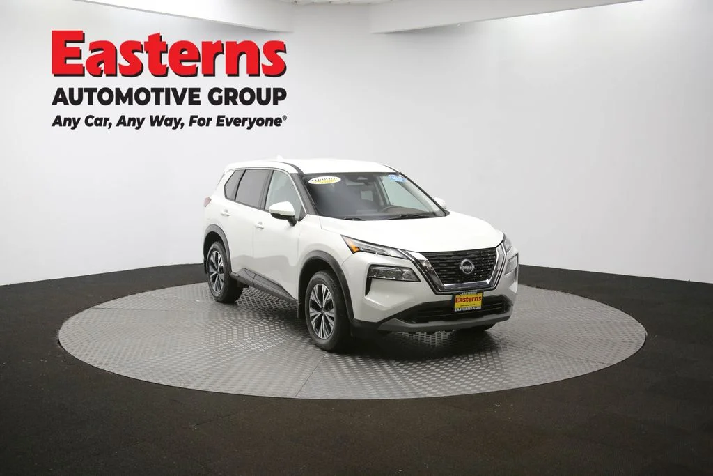 Used 2022 White Nissan SV image 48