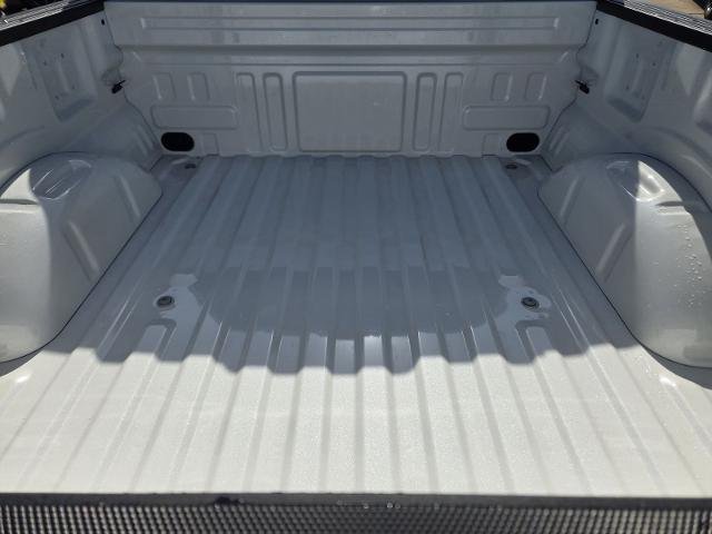 New 2026 Star White Metallic Tri-Coat FORD Lariat® image 40