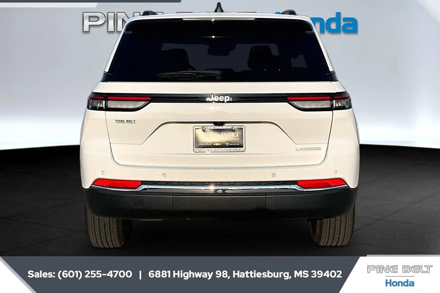 Used 2024 Bright White Clearcoat Jeep Laredo X image 4