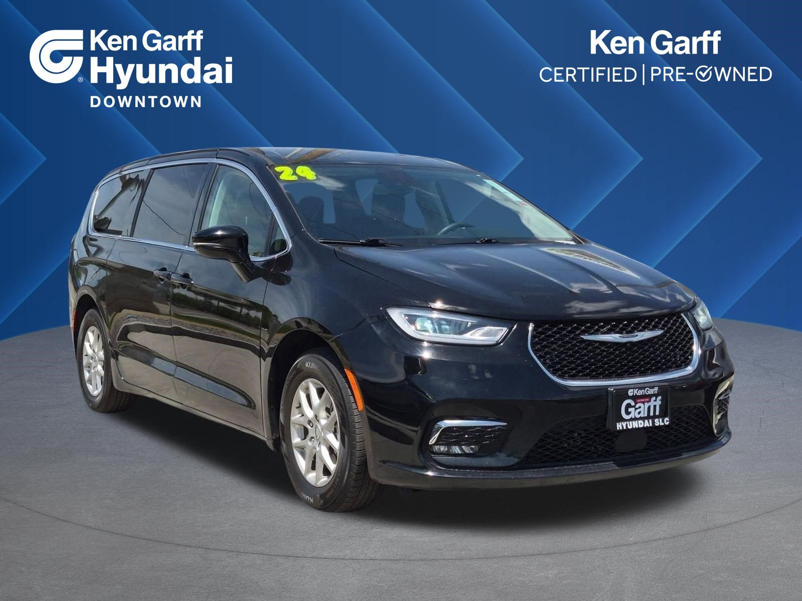 2024 Chrysler Pacifica Touring L's photo