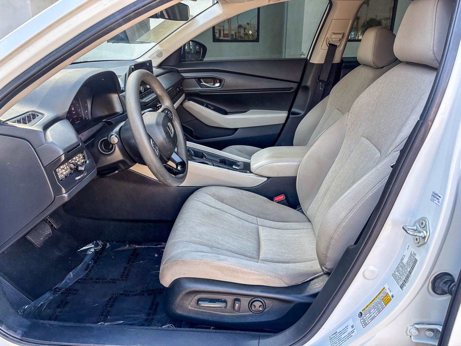 Used 2023 Platinum White Pearl Honda EX image 19