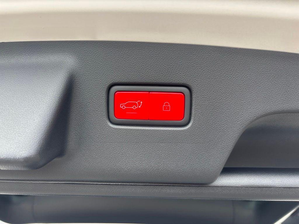 New 2027 White Hyundai SEL Premium AWD image 16