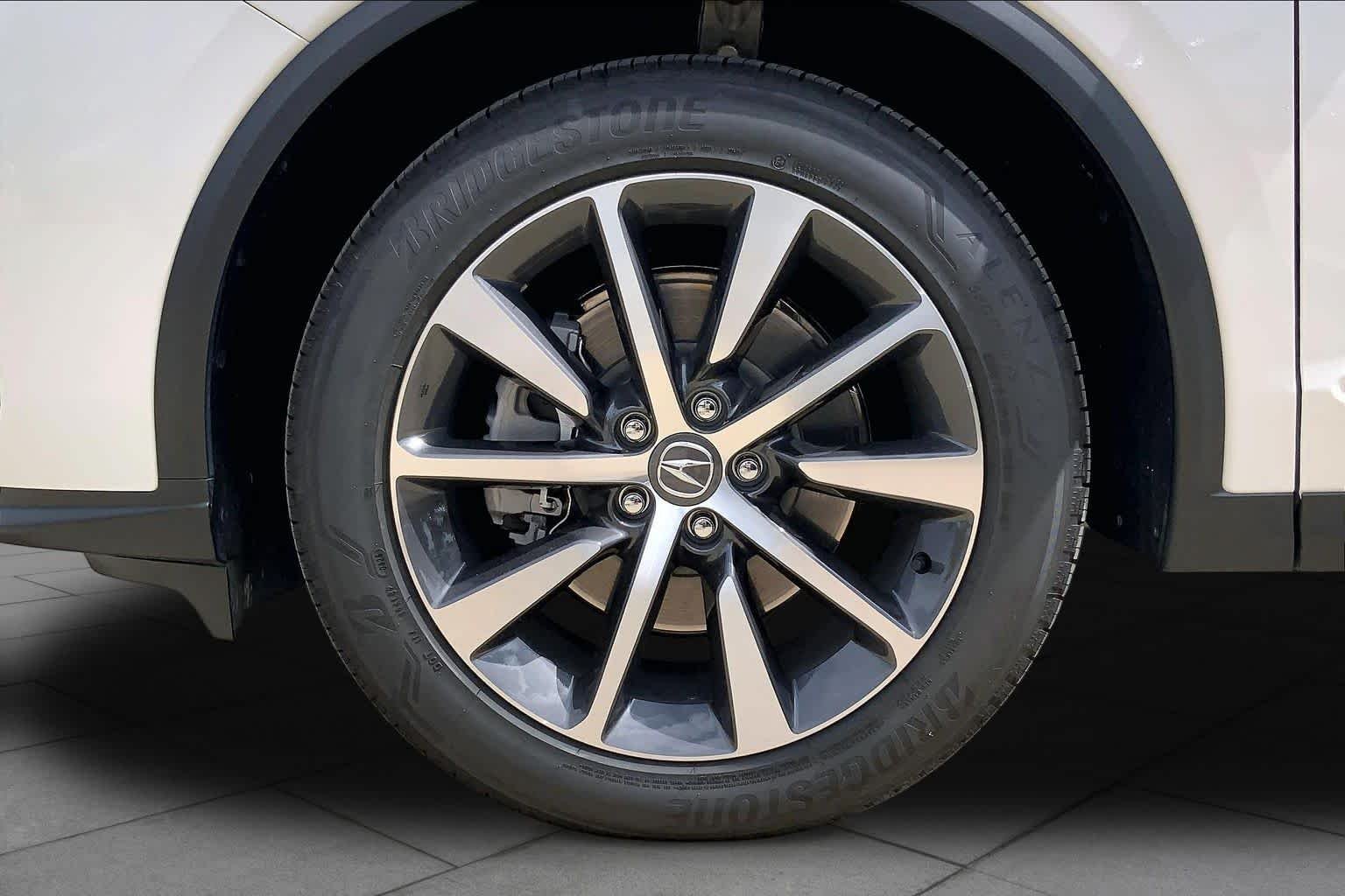 Used 2026 Platinum White Pearl Acura w/Technology Package image 4