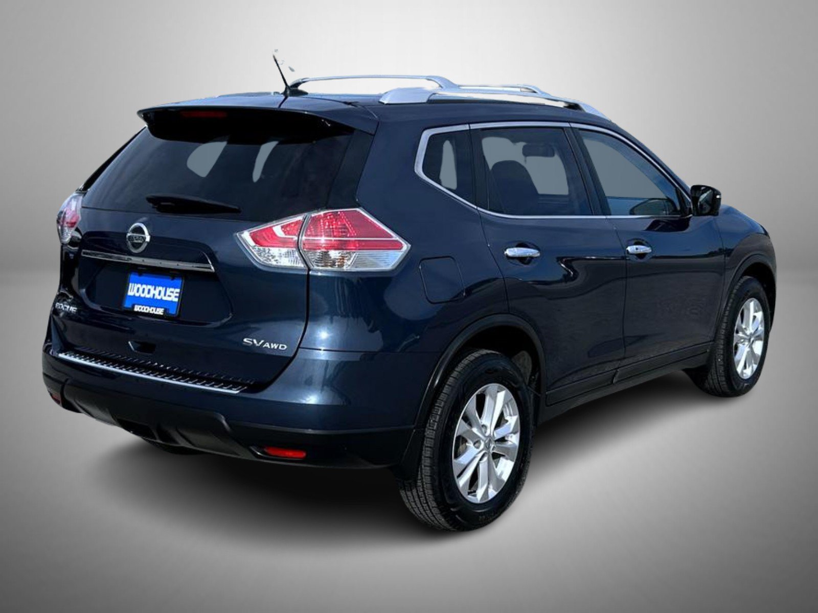 Used 2016 Blue Nissan SV image 5
