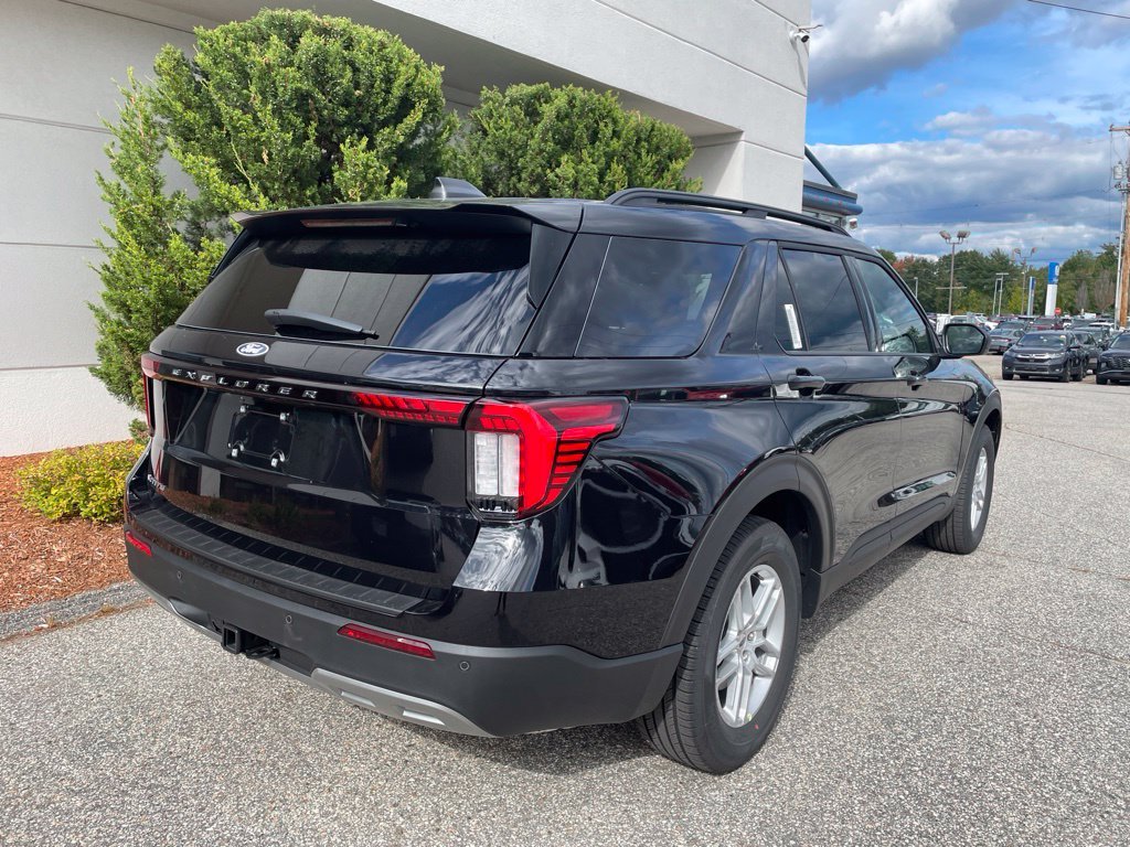 New 2027 Agate Black Metallic Ford Active image 7