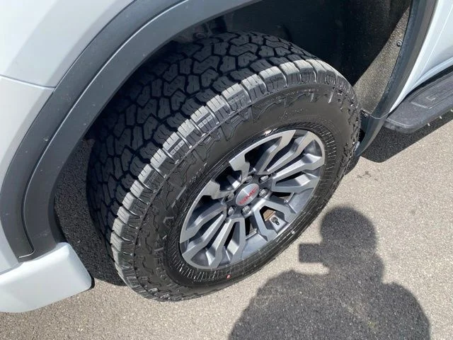 Used 2021 White GMC AT4 image 12