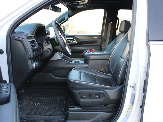 Used 2021 White Frost Tricoat GMC SLT image 13