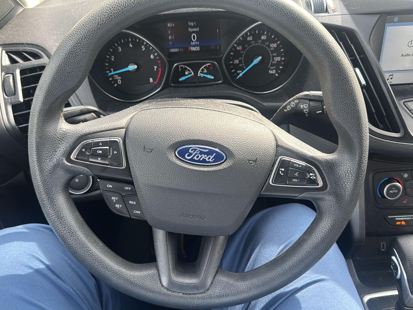 Used 2019 Oxford White Ford SE image 13