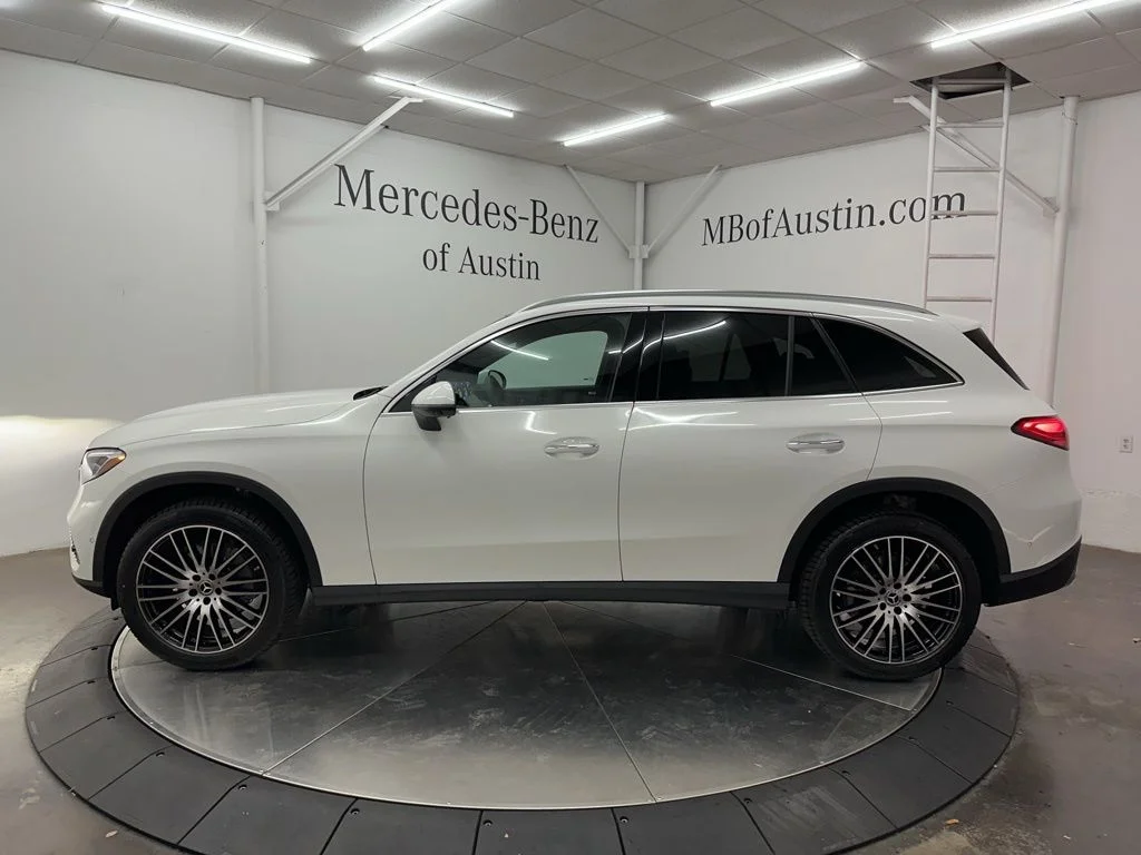 Used 2026 White Mercedes-Benz GLC 300 image 4