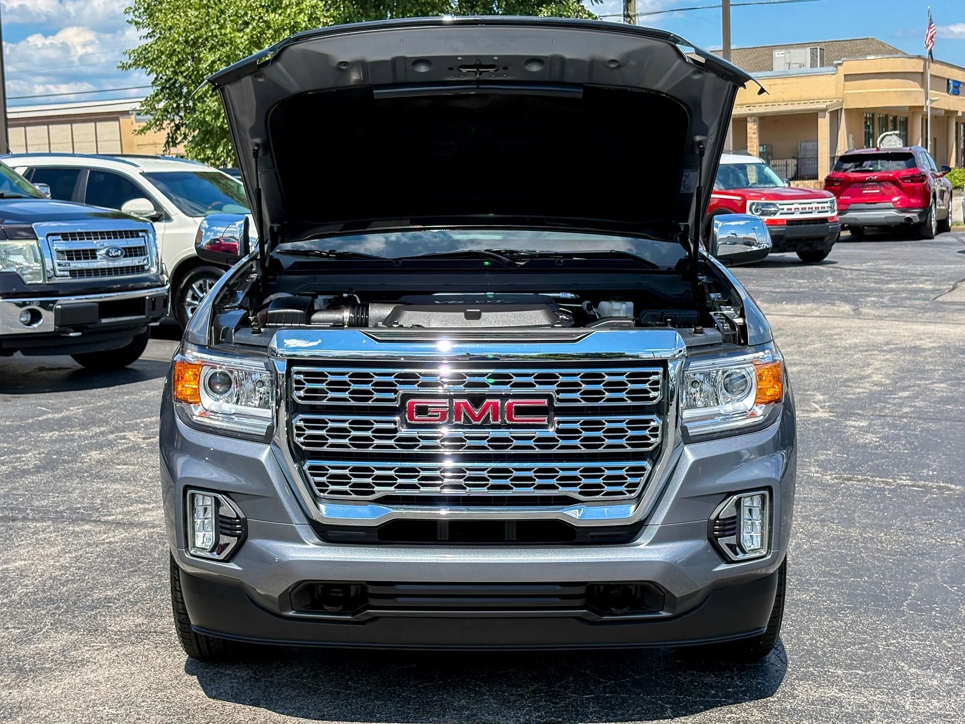 Used 2022 Gray GMC Denali image 37