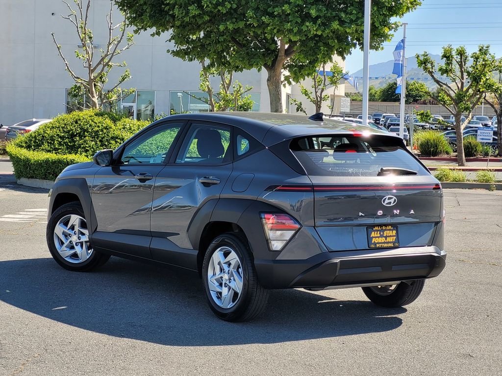 Used 2025 Gray Hyundai SE image 6