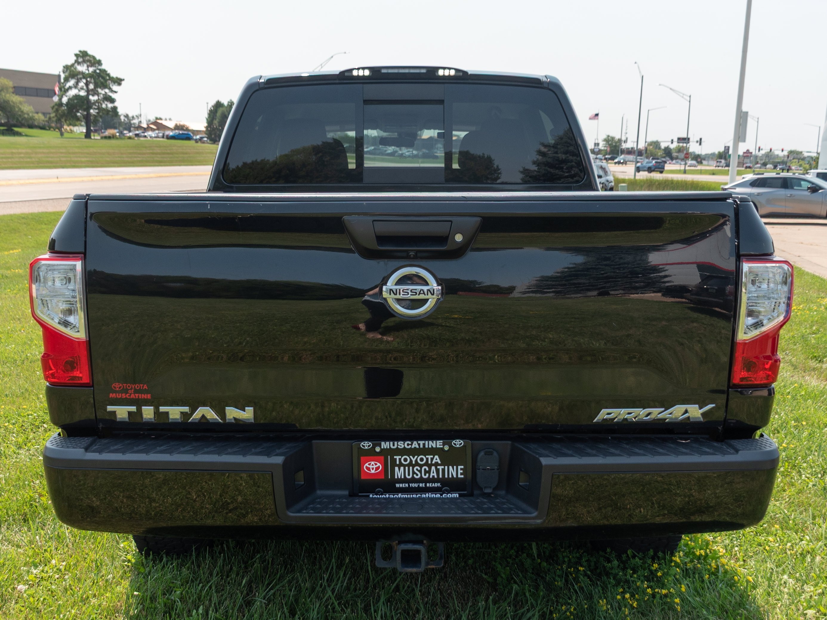2019 Nissan Titan PRO-4X - Photo 18