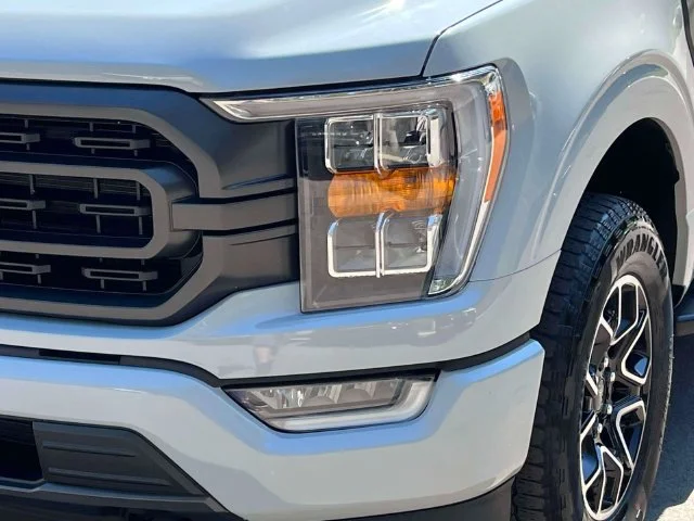 Used 2023 Avalanche Ford XLT image 9