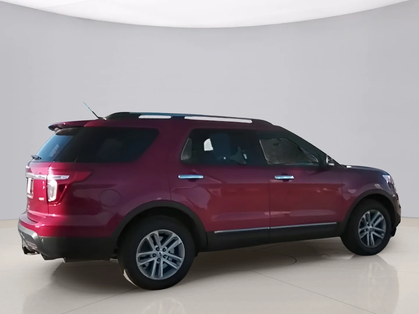 Used 2015 Red Ford XLT 4WD image 5