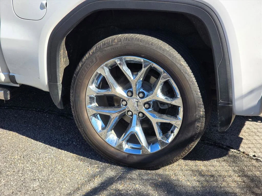Used 2021 WHITE FROST TRICOAT GMC Denali image 19