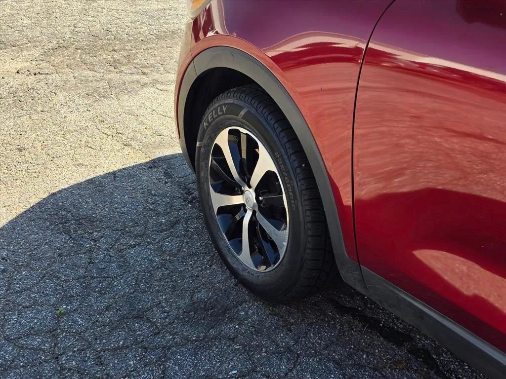 Used 2018 Red Kia EX image 20
